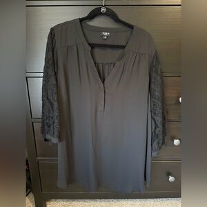 Torrid Harper Blouse with 3/4 Lace Sleeves - size 4